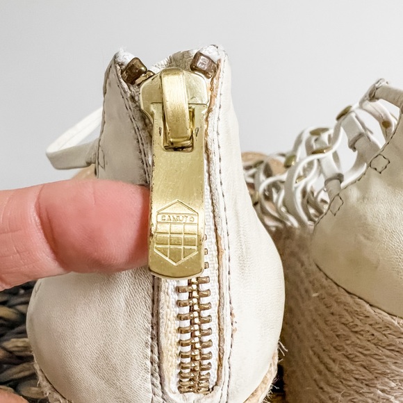 Vince Camuto Ivory Empire Studded Leather Fish Net Espadrille Wedges Size 10 - Picture 9 of 10